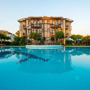 Golden Moon Otel